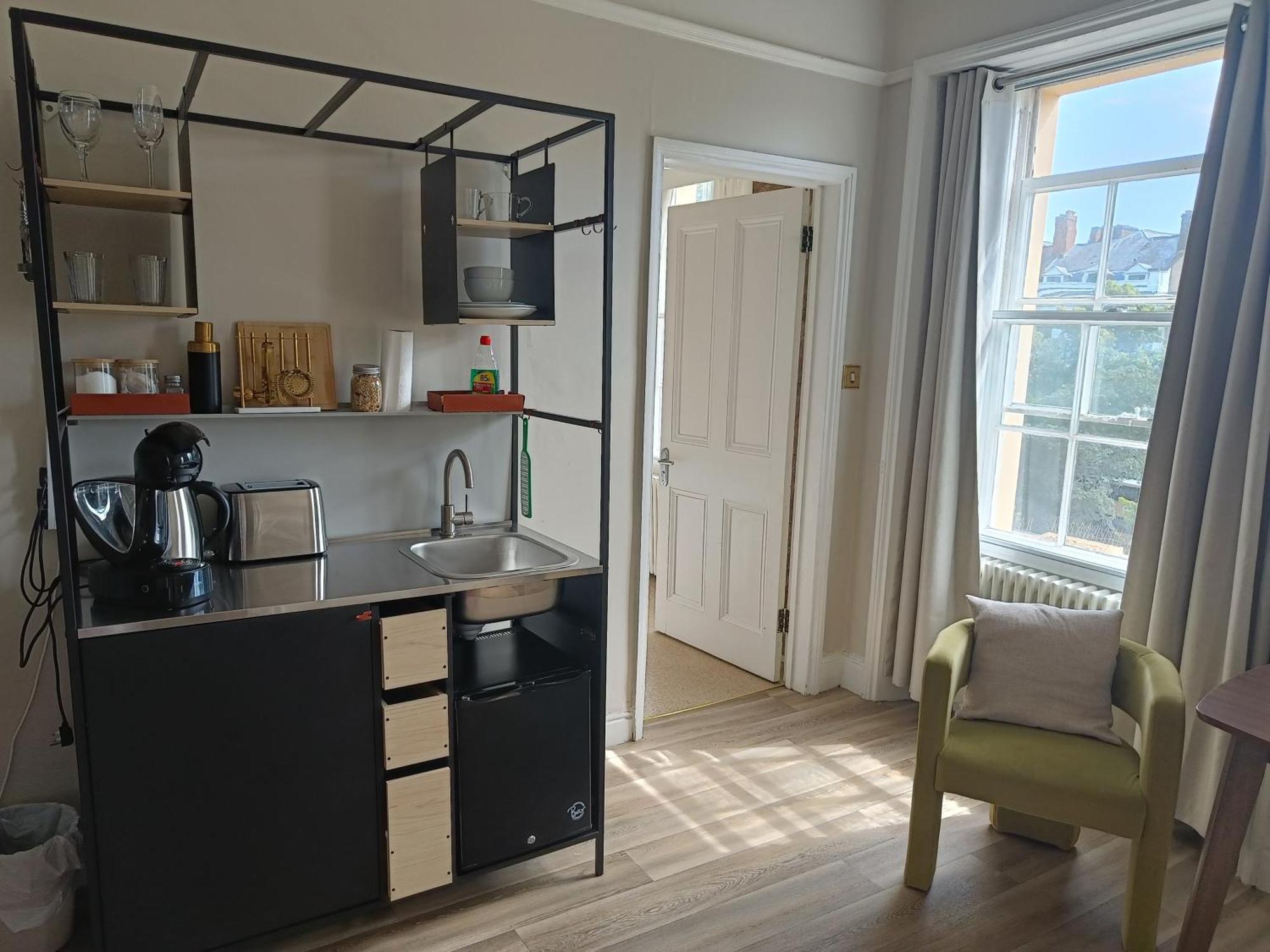 Rooms On The Prom Τσέλτενχαμ Εξωτερικό φωτογραφία