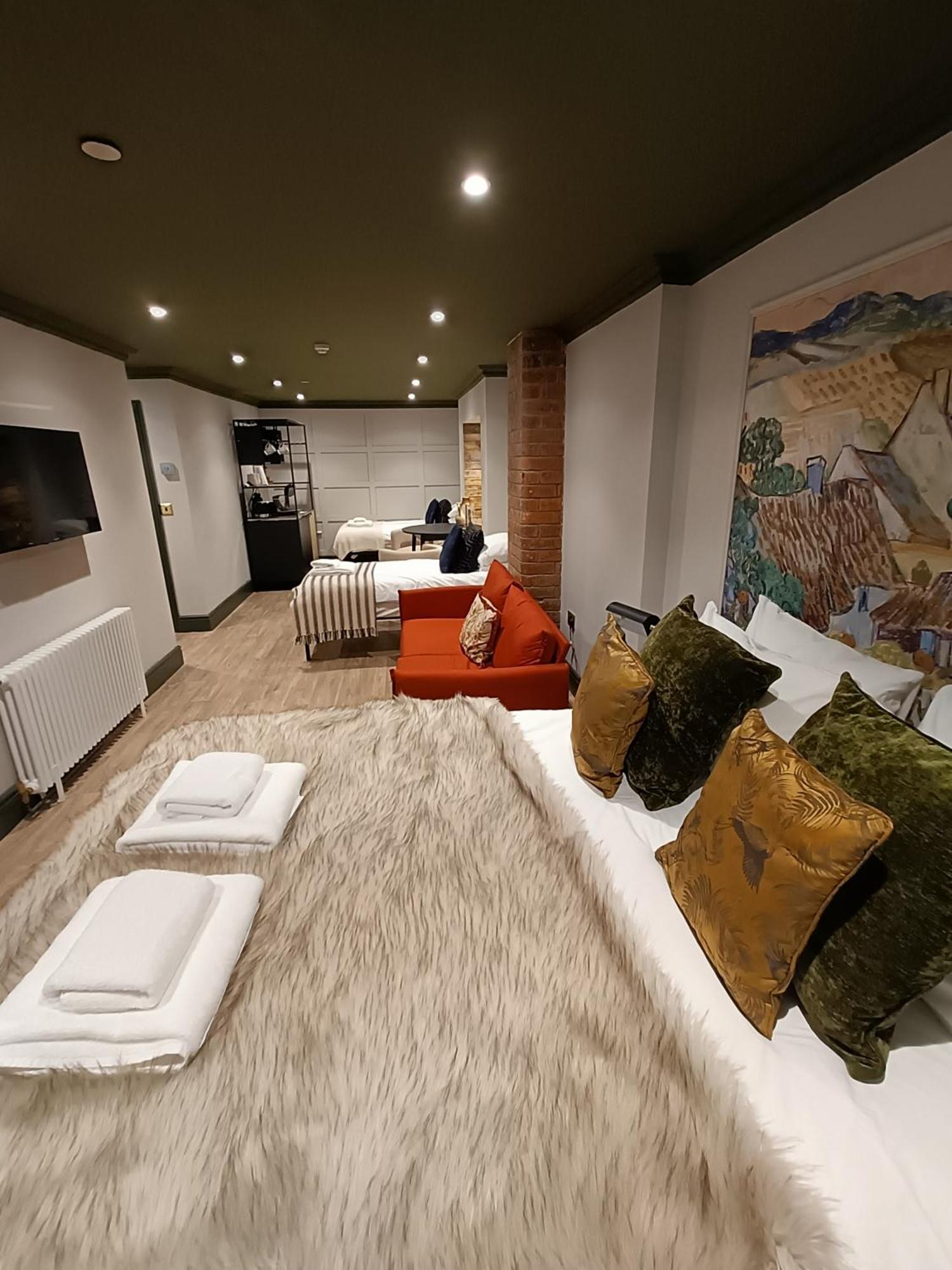 Rooms On The Prom Τσέλτενχαμ Εξωτερικό φωτογραφία