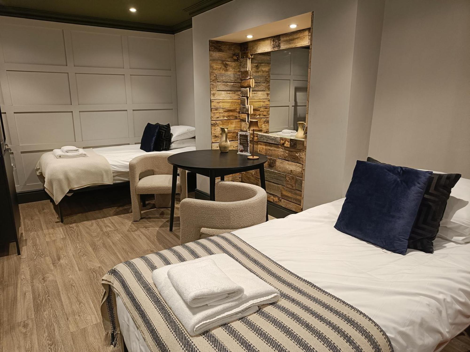 Rooms On The Prom Τσέλτενχαμ Εξωτερικό φωτογραφία
