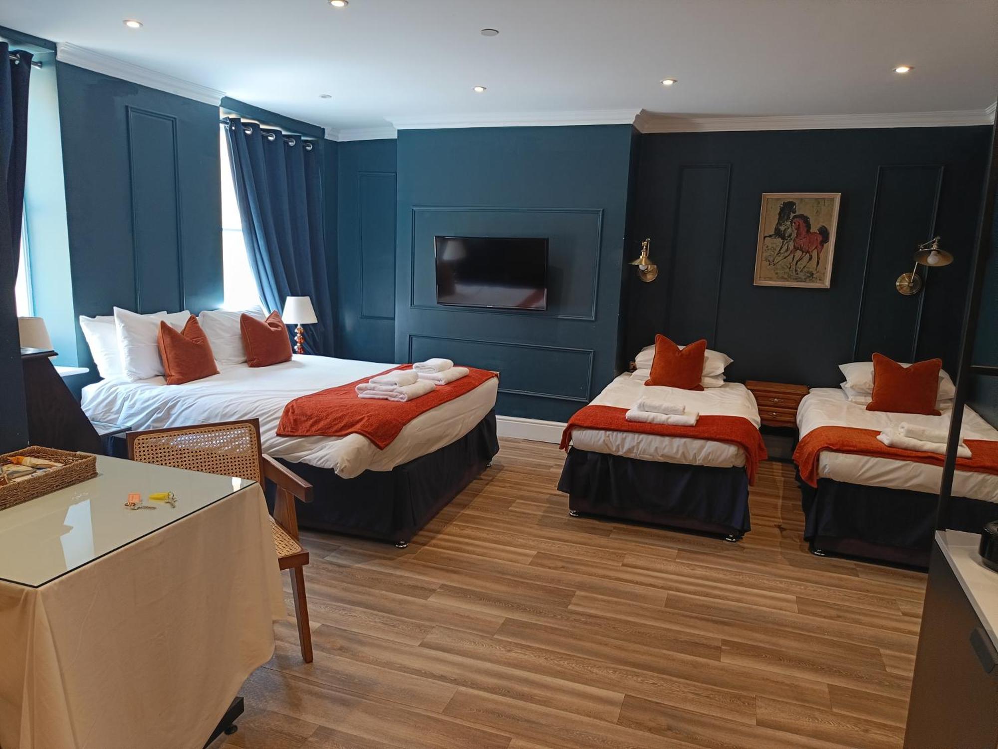 Rooms On The Prom Τσέλτενχαμ Εξωτερικό φωτογραφία