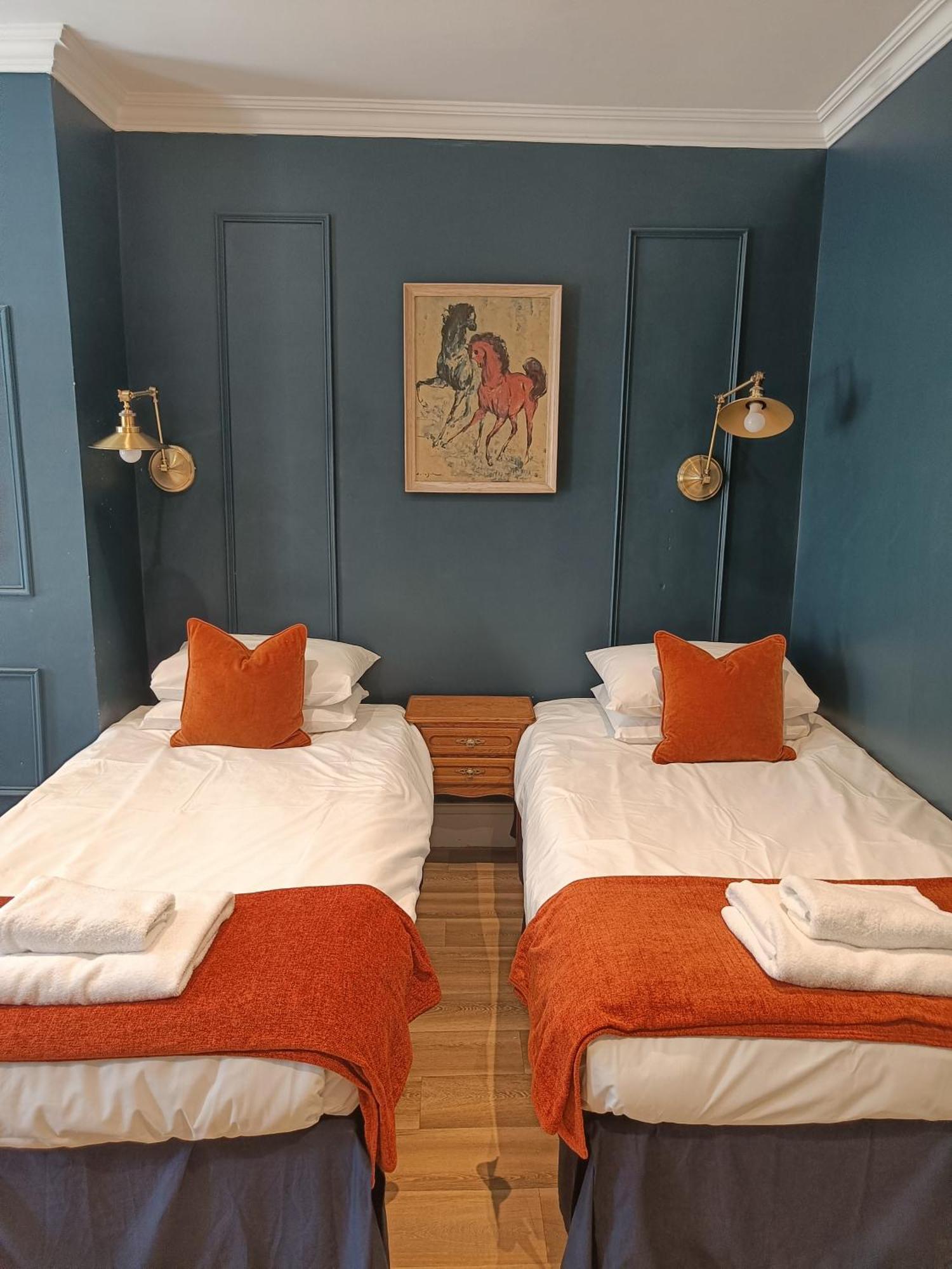 Rooms On The Prom Τσέλτενχαμ Εξωτερικό φωτογραφία