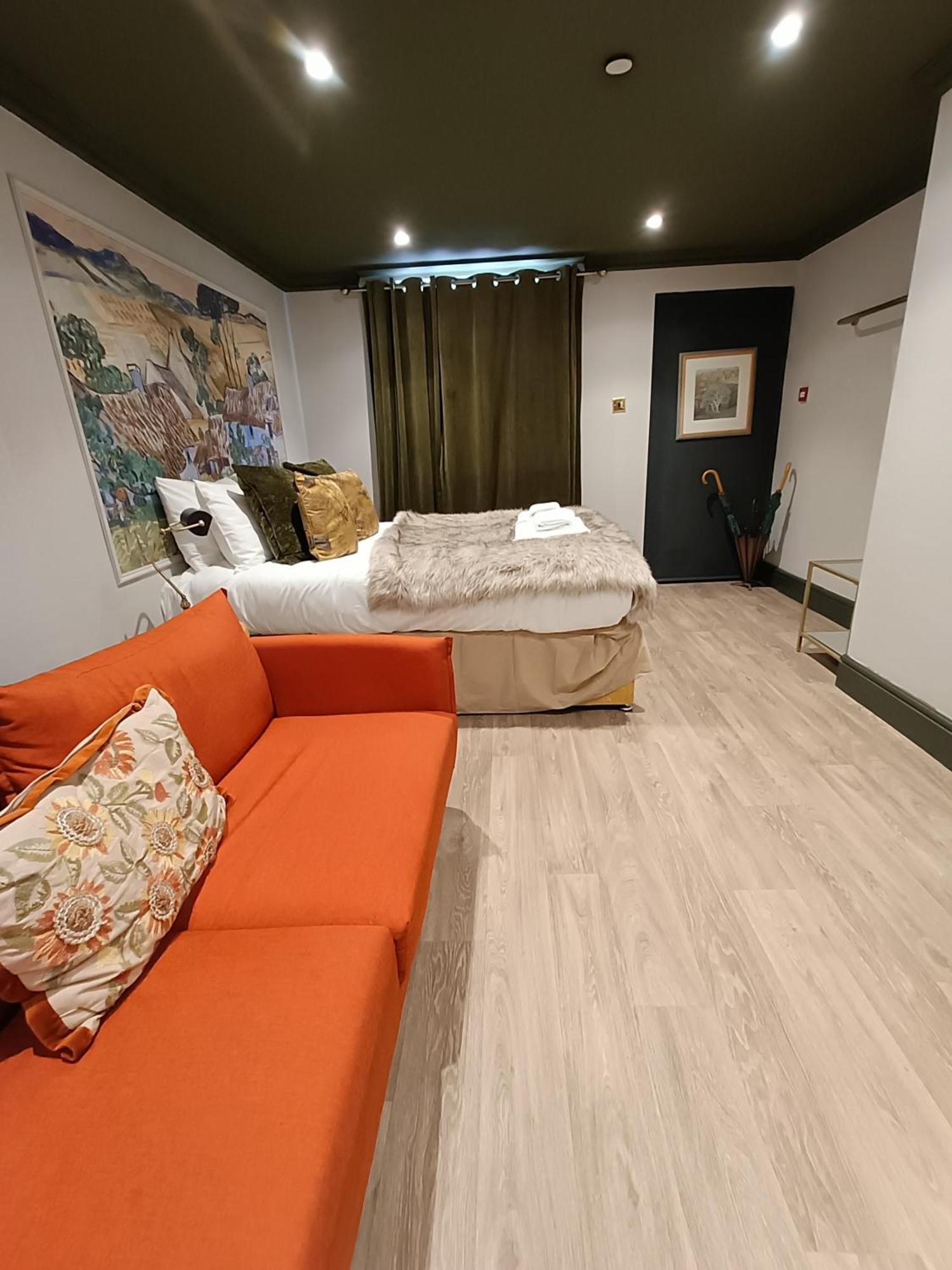 Rooms On The Prom Τσέλτενχαμ Εξωτερικό φωτογραφία