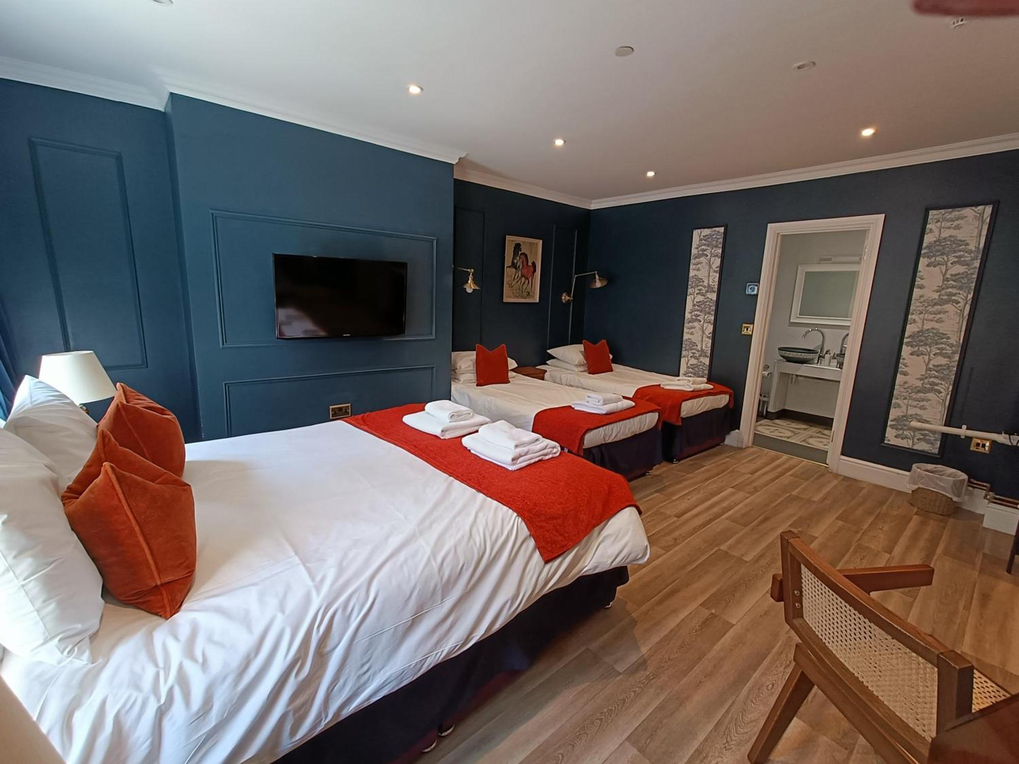 Rooms On The Prom Τσέλτενχαμ Εξωτερικό φωτογραφία