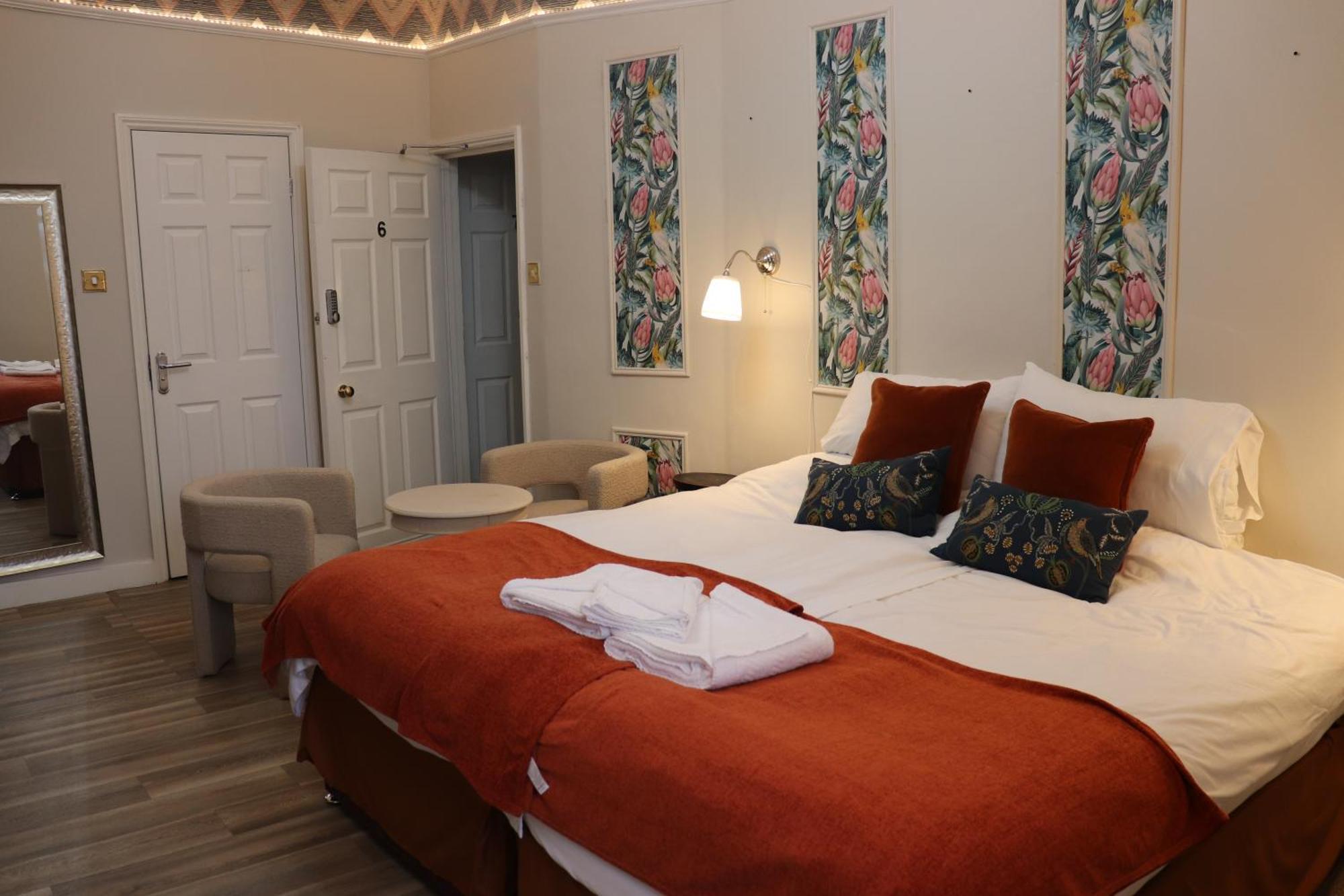 Rooms On The Prom Τσέλτενχαμ Εξωτερικό φωτογραφία