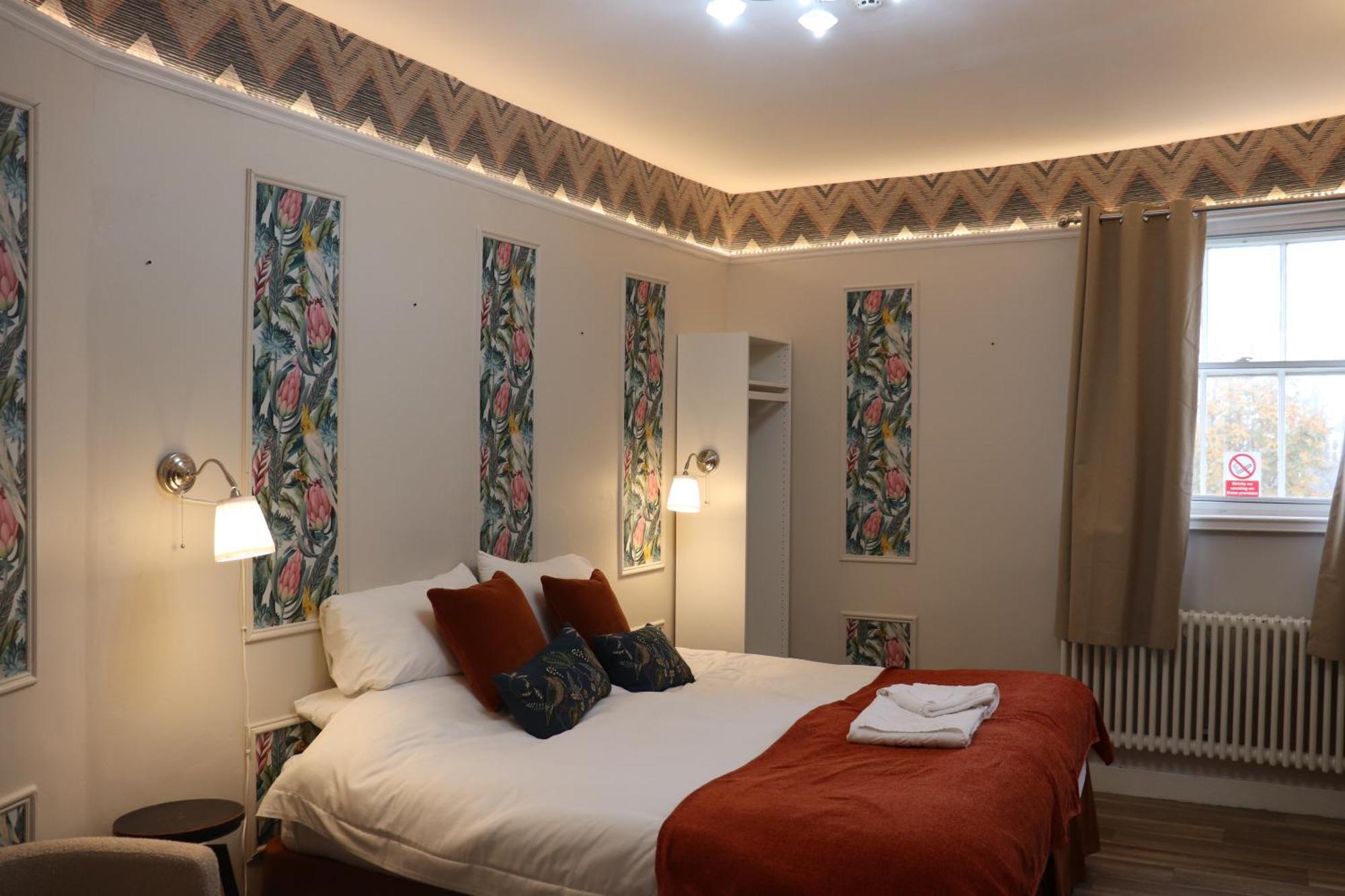Rooms On The Prom Τσέλτενχαμ Εξωτερικό φωτογραφία