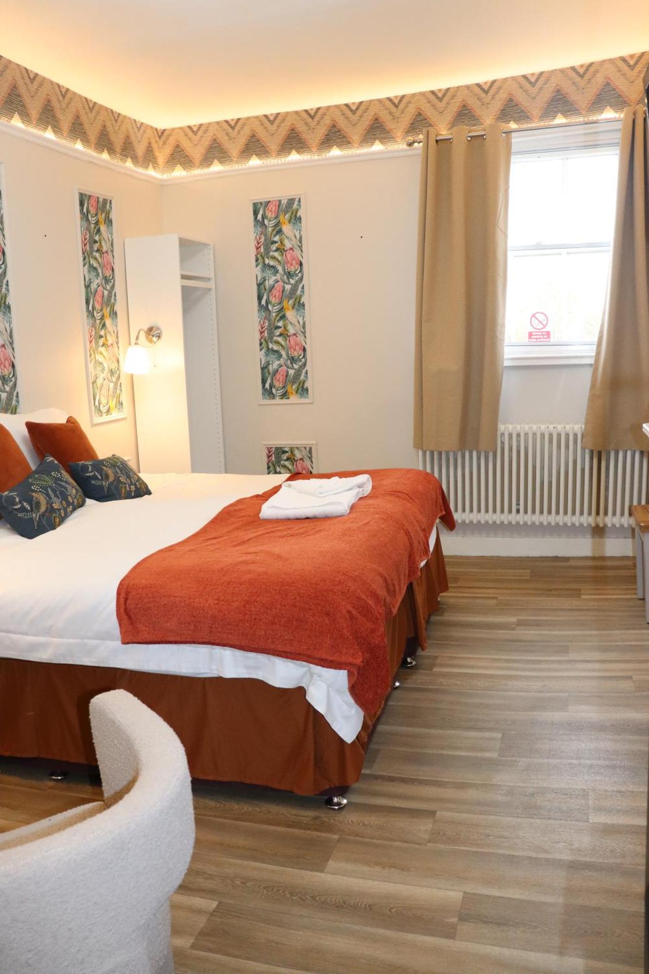 Rooms On The Prom Τσέλτενχαμ Εξωτερικό φωτογραφία