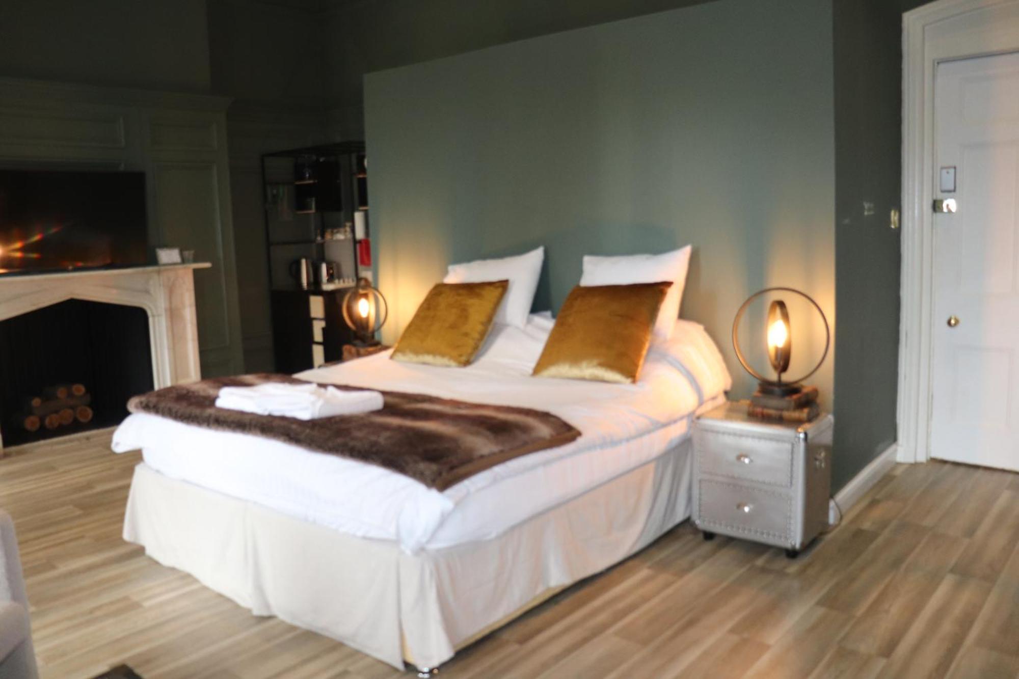 Rooms On The Prom Τσέλτενχαμ Εξωτερικό φωτογραφία