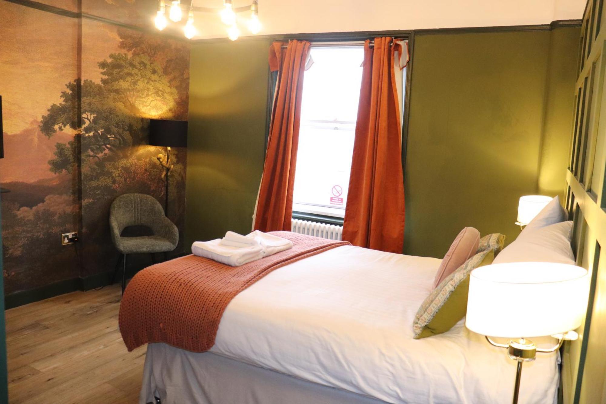 Rooms On The Prom Τσέλτενχαμ Εξωτερικό φωτογραφία