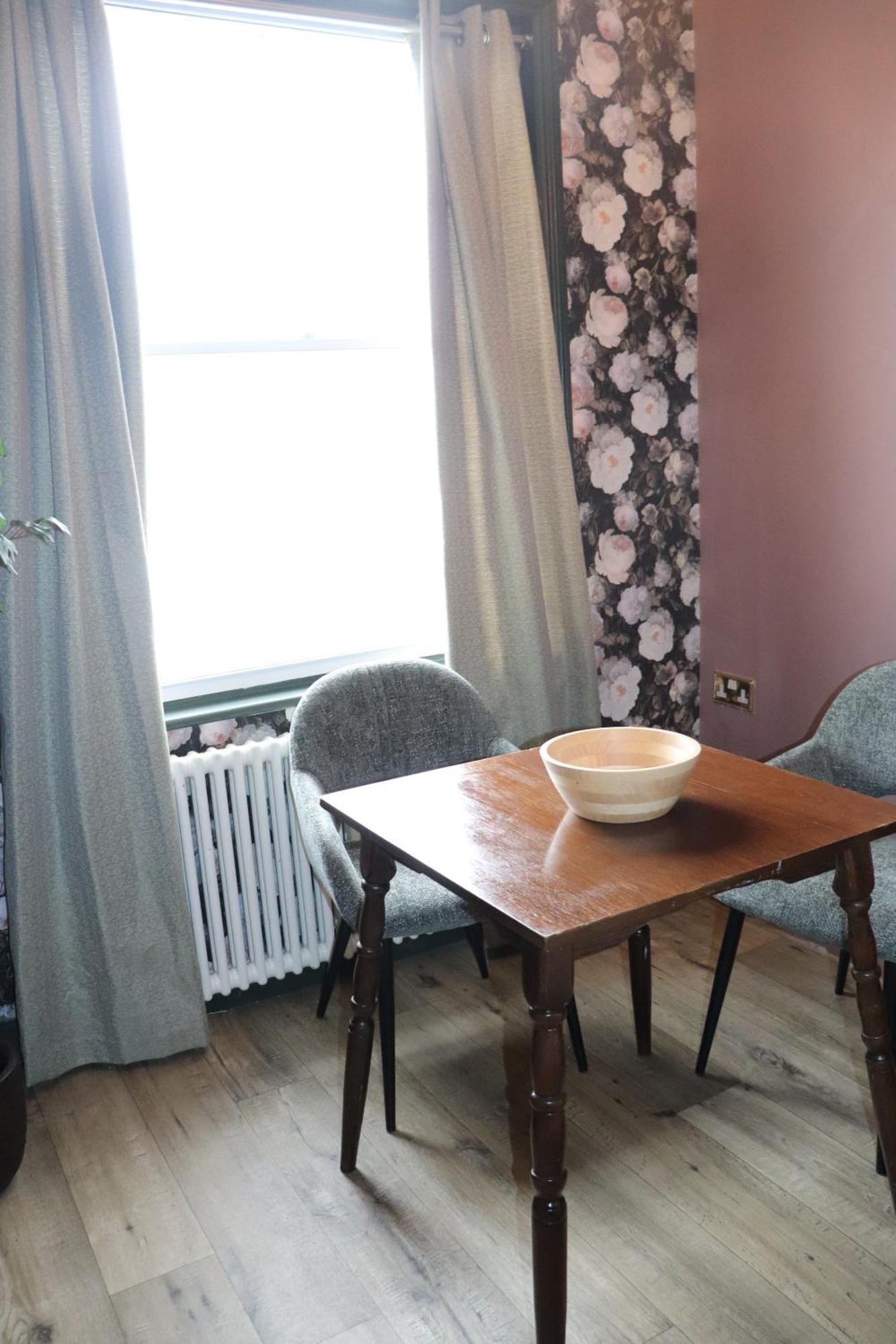 Rooms On The Prom Τσέλτενχαμ Εξωτερικό φωτογραφία