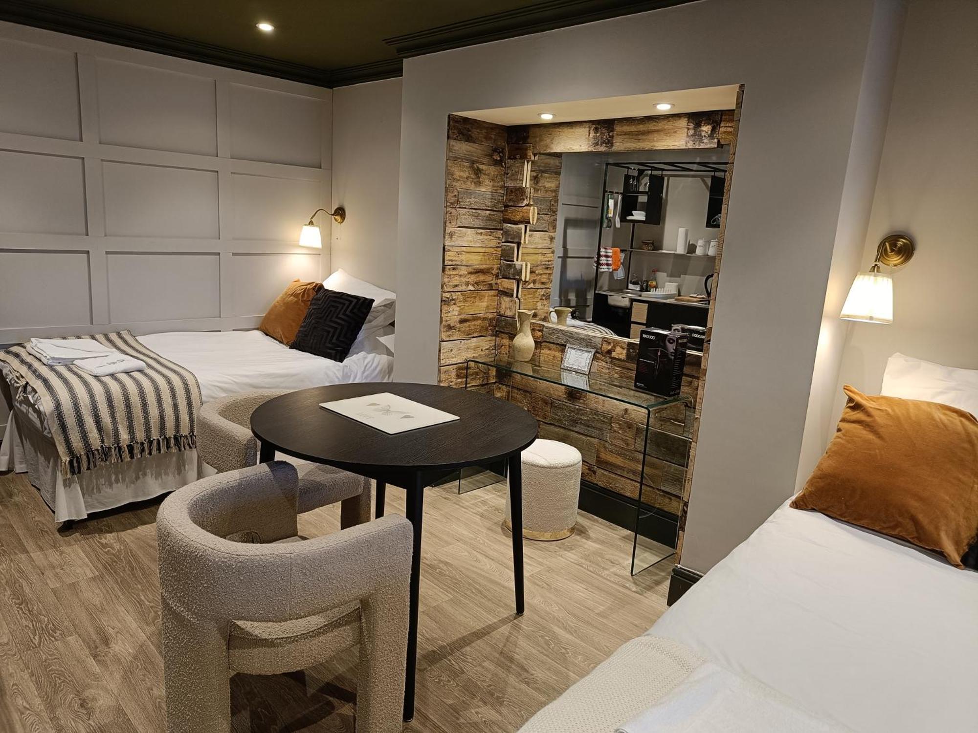 Rooms On The Prom Τσέλτενχαμ Εξωτερικό φωτογραφία