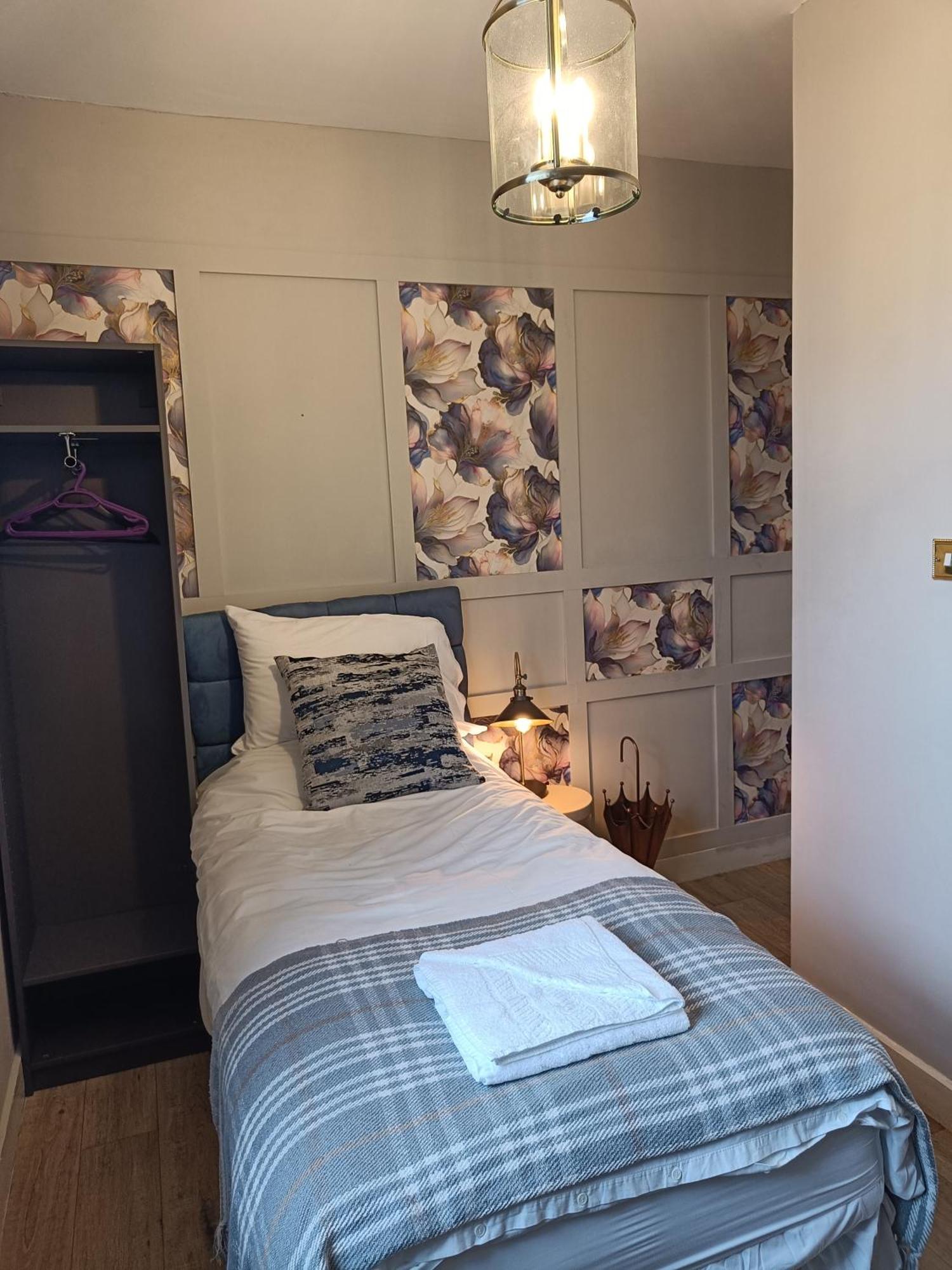 Rooms On The Prom Τσέλτενχαμ Εξωτερικό φωτογραφία