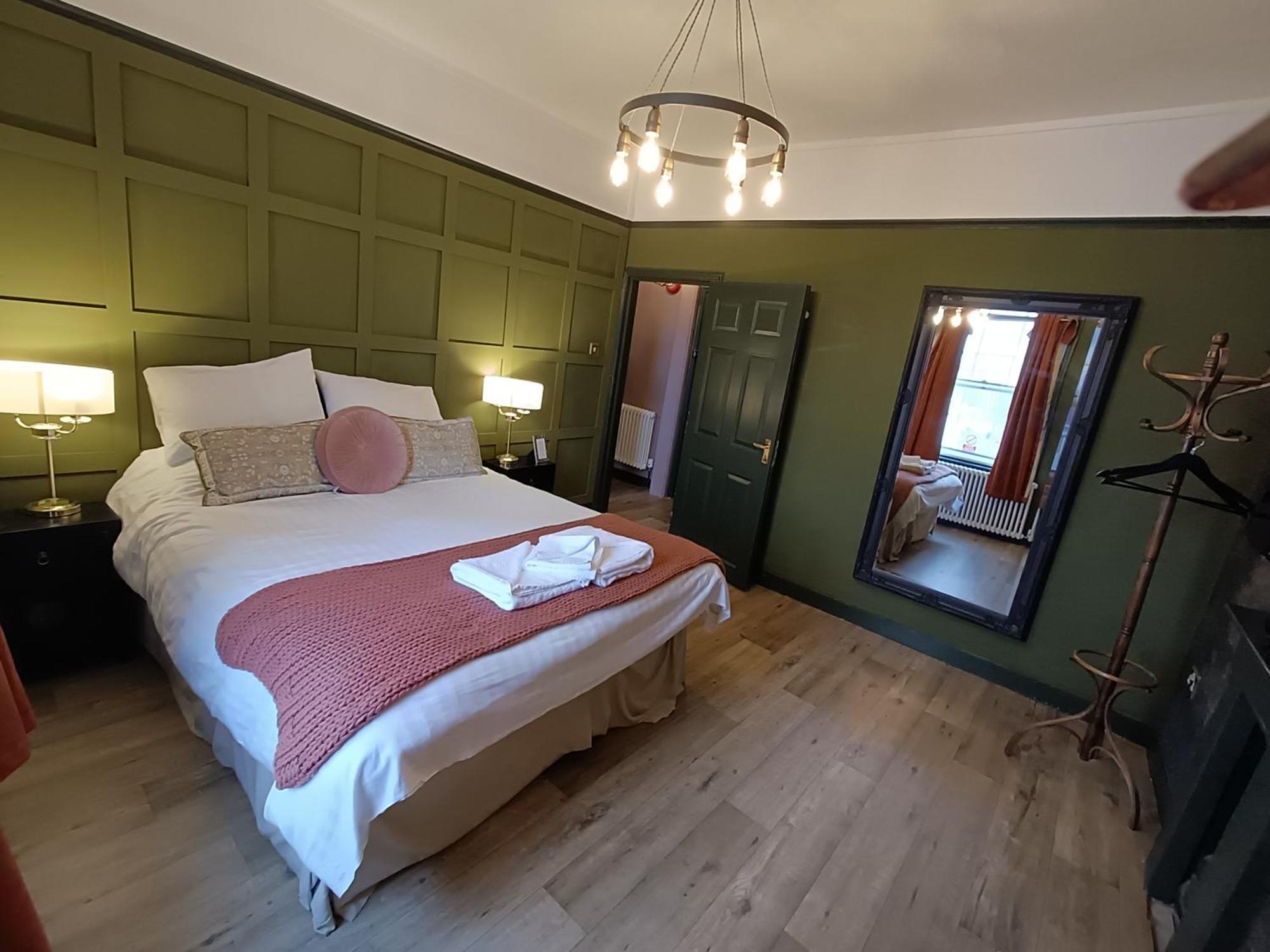 Rooms On The Prom Τσέλτενχαμ Εξωτερικό φωτογραφία