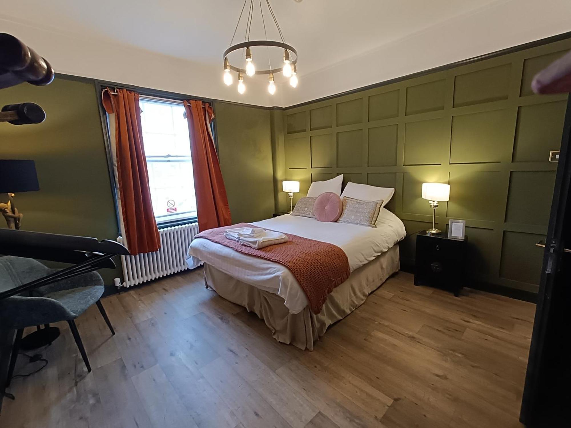 Rooms On The Prom Τσέλτενχαμ Εξωτερικό φωτογραφία