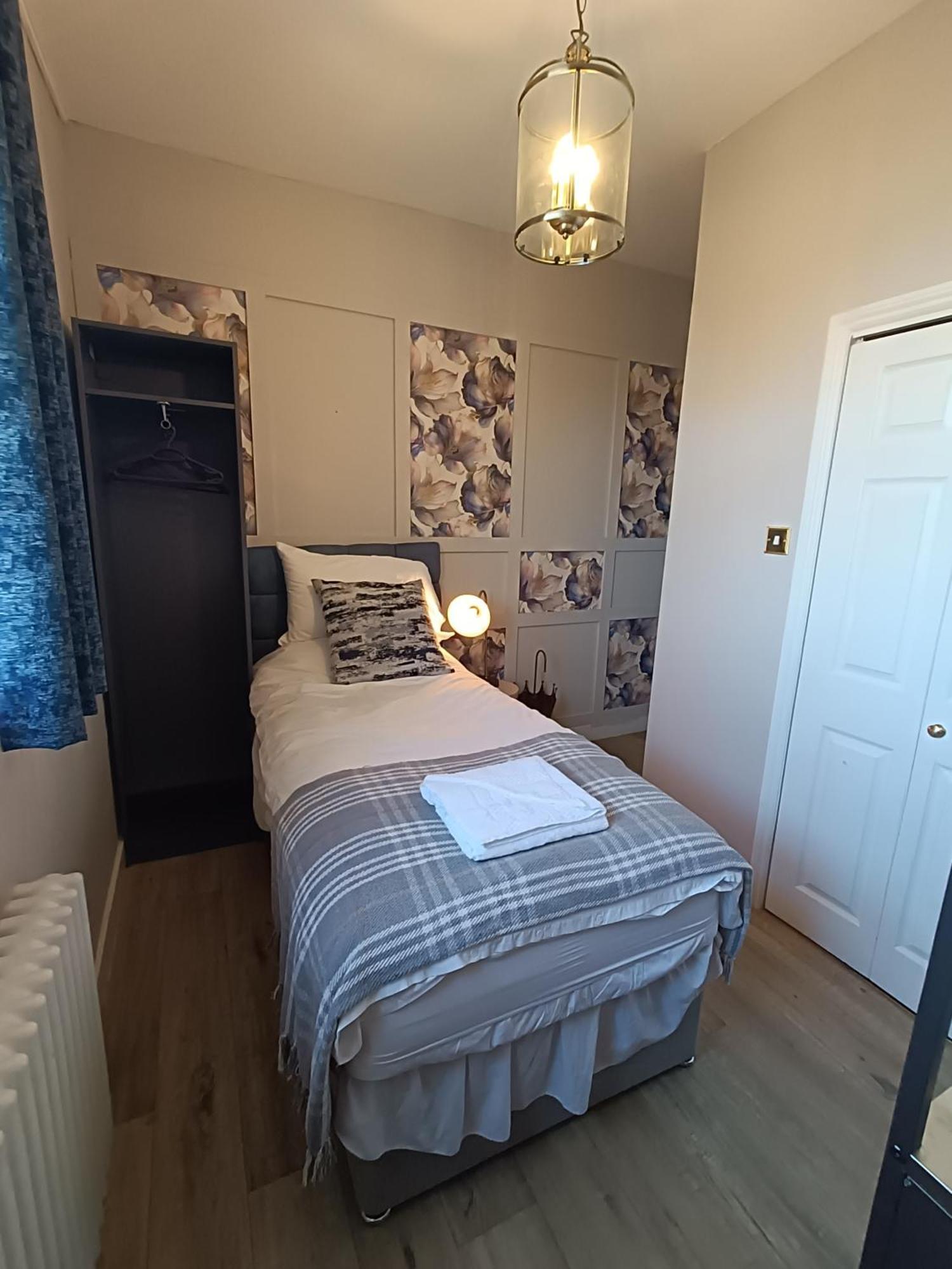 Rooms On The Prom Τσέλτενχαμ Εξωτερικό φωτογραφία